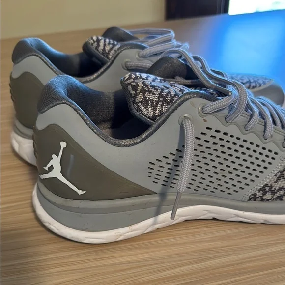 Men’s Air Jordans - Picture 2 of 7